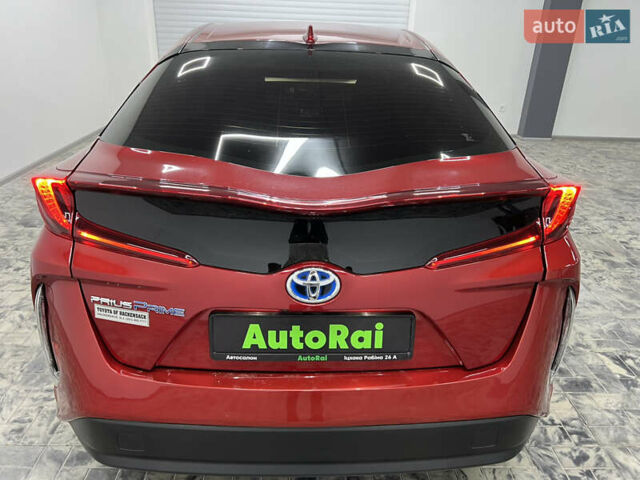 Красный Тойота Prius Prime, объемом двигателя 1.8 л и пробегом 127 тыс. км за 17900 $, фото 4 на Automoto.ua