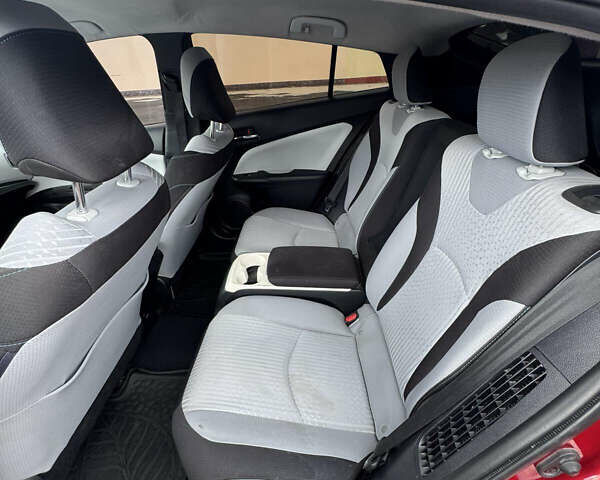 Тойота Prius Prime 2018 у Києві на Automoto.ua Червоний Тойота Prius Prime, об'ємом двигуна 1.8 л та пробігом 99 тис. км за 17300 $, фото 7 на Automoto.ua