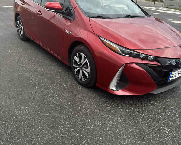 Тойота Prius Prime 2018 у Києві на Automoto.ua Червоний Тойота Prius Prime, об'ємом двигуна 1.8 л та пробігом 99 тис. км за 17300 $, фото 4 на Automoto.ua