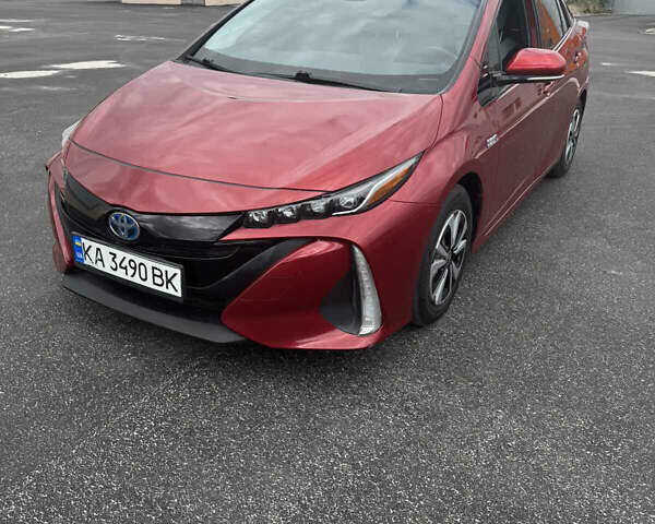 Тойота Prius Prime 2018 у Києві на Automoto.ua Червоний Тойота Prius Prime, об'ємом двигуна 1.8 л та пробігом 99 тис. км за 17300 $, фото 1 на Automoto.ua