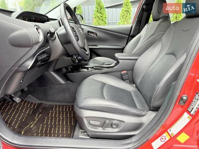 Червоний Тойота Prius Prime, об'ємом двигуна 1.8 л та пробігом 75 тис. км за 22499 $, фото 8 на Automoto.ua