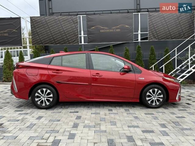 Червоний Тойота Prius Prime, об'ємом двигуна 1.8 л та пробігом 75 тис. км за 22499 $, фото 5 на Automoto.ua