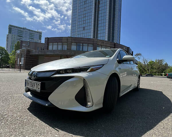 Тойота Prius Prime, об'ємом двигуна 1.8 л та пробігом 237 тис. км за 23200 $, фото 1 на Automoto.ua