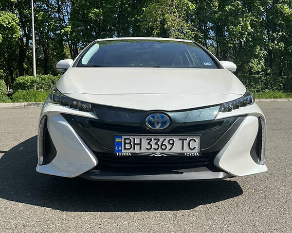 Тойота Prius Prime, об'ємом двигуна 1.8 л та пробігом 237 тис. км за 23200 $, фото 13 на Automoto.ua