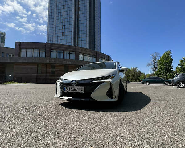 Тойота Prius Prime, об'ємом двигуна 1.8 л та пробігом 237 тис. км за 23200 $, фото 4 на Automoto.ua