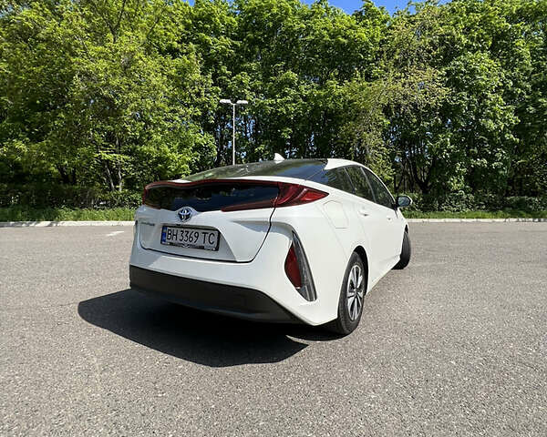 Тойота Prius Prime, об'ємом двигуна 1.8 л та пробігом 237 тис. км за 23200 $, фото 7 на Automoto.ua