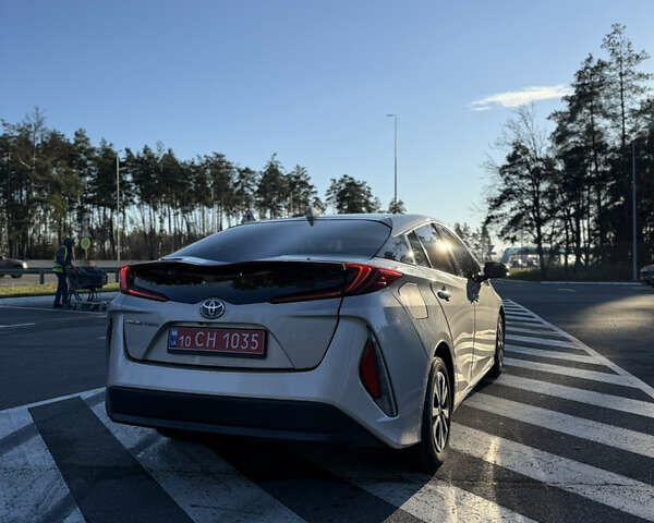 Тойота Prius Prime, об'ємом двигуна 1.8 л та пробігом 216 тис. км за 17900 $, фото 10 на Automoto.ua