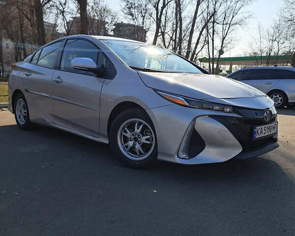 Тойота Prius Prime, об'ємом двигуна 1.8 л та пробігом 70 тис. км за 16900 $, фото 2 на Automoto.ua