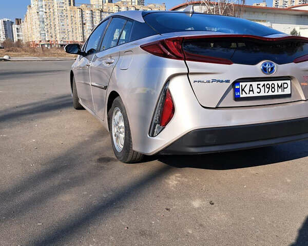 Тойота Prius Prime, об'ємом двигуна 1.8 л та пробігом 70 тис. км за 16900 $, фото 3 на Automoto.ua
