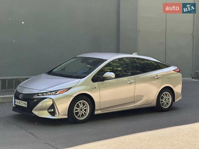 Сірий Тойота Prius Prime, об'ємом двигуна 1.8 л та пробігом 80 тис. км за 18200 $, фото 6 на Automoto.ua