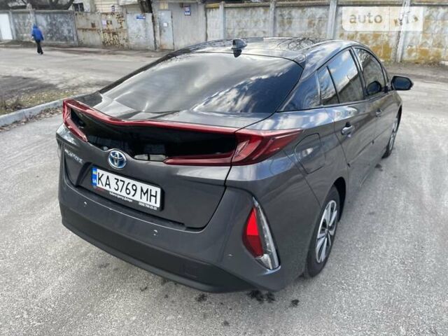 Серый Тойота Prius Prime, объемом двигателя 1.8 л и пробегом 137 тыс. км за 19999 $, фото 32 на Automoto.ua