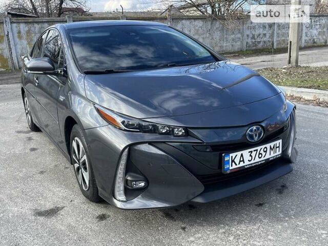 Серый Тойота Prius Prime, объемом двигателя 1.8 л и пробегом 137 тыс. км за 19999 $, фото 41 на Automoto.ua