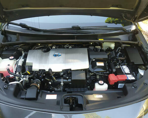 Серый Тойота Prius Prime, объемом двигателя 1.8 л и пробегом 202 тыс. км за 21999 $, фото 18 на Automoto.ua