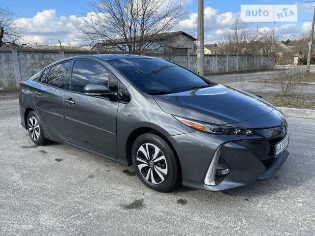 Серый Тойота Prius Prime, объемом двигателя 1.8 л и пробегом 137 тыс. км за 19999 $, фото 44 на Automoto.ua