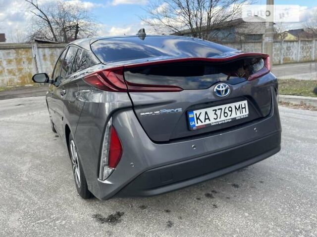 Серый Тойота Prius Prime, объемом двигателя 1.8 л и пробегом 137 тыс. км за 19999 $, фото 28 на Automoto.ua