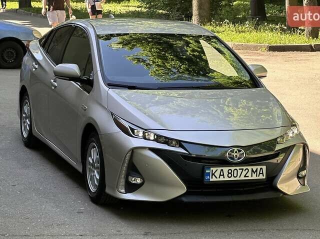 Сірий Тойота Prius Prime, об'ємом двигуна 1.8 л та пробігом 80 тис. км за 18200 $, фото 3 на Automoto.ua