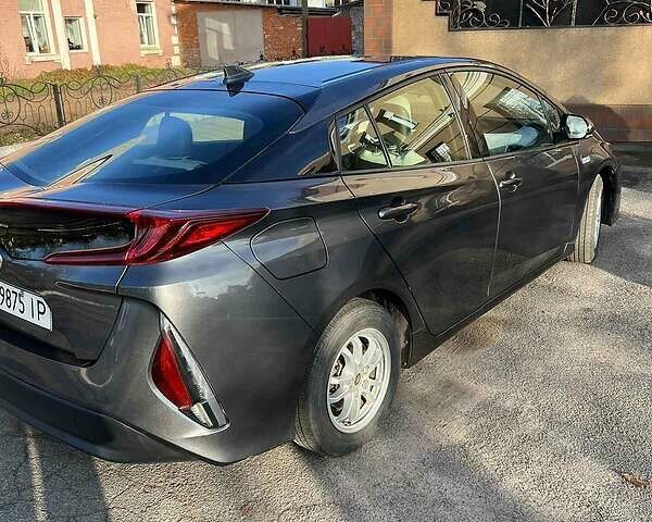 Сірий Тойота Prius Prime, об'ємом двигуна 1.8 л та пробігом 33 тис. км за 21900 $, фото 4 на Automoto.ua