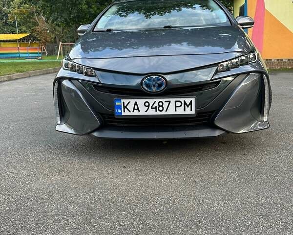 Тойота Prius Prime 2018 у Києві на Automoto.ua Сірий Тойота Prius Prime, об'ємом двигуна 1.8 л та пробігом 156 тис. км за 19000 $, фото 1 на Automoto.ua