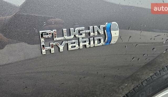 Серый Тойота Prius Prime, объемом двигателя 1.8 л и пробегом 92 тыс. км за 18799 $, фото 10 на Automoto.ua