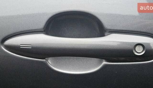 Серый Тойота Prius Prime, объемом двигателя 1.8 л и пробегом 92 тыс. км за 18799 $, фото 7 на Automoto.ua