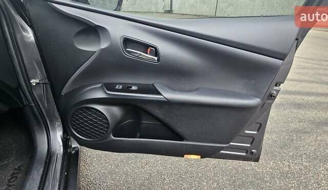 Серый Тойота Prius Prime, объемом двигателя 1.8 л и пробегом 92 тыс. км за 18799 $, фото 14 на Automoto.ua
