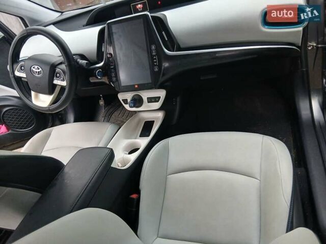 Серый Тойота Prius Prime, объемом двигателя 1.8 л и пробегом 150 тыс. км за 18490 $, фото 25 на Automoto.ua