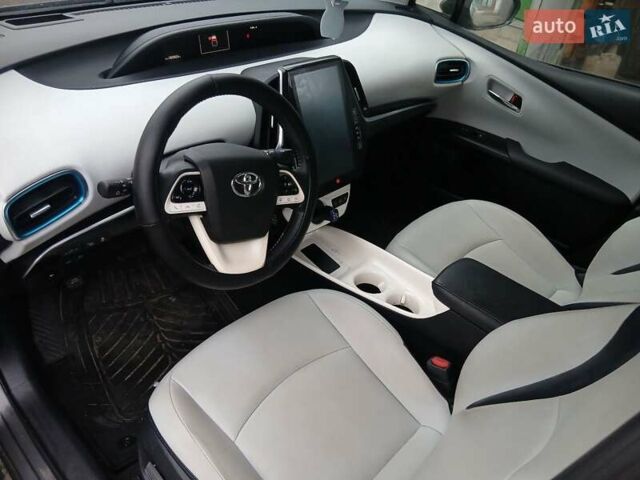Серый Тойота Prius Prime, объемом двигателя 1.8 л и пробегом 150 тыс. км за 18490 $, фото 14 на Automoto.ua