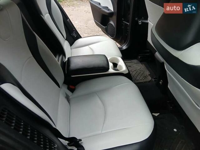 Серый Тойота Prius Prime, объемом двигателя 1.8 л и пробегом 150 тыс. км за 18490 $, фото 24 на Automoto.ua