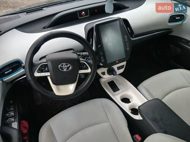 Серый Тойота Prius Prime, объемом двигателя 1.8 л и пробегом 150 тыс. км за 18490 $, фото 15 на Automoto.ua