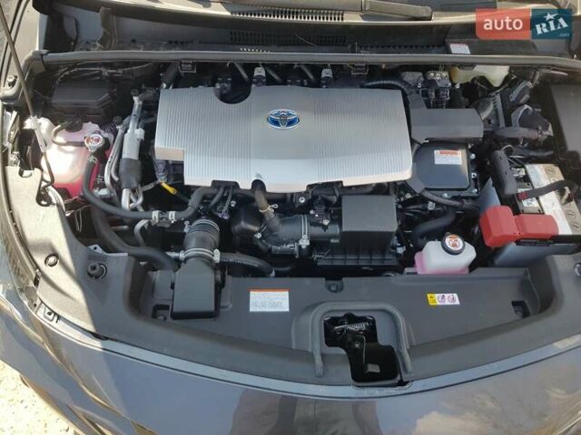 Серый Тойота Prius Prime, объемом двигателя 1.8 л и пробегом 5 тыс. км за 34568 $, фото 3 на Automoto.ua