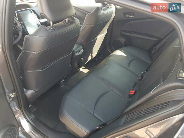 Серый Тойота Prius Prime, объемом двигателя 1.8 л и пробегом 5 тыс. км за 34568 $, фото 7 на Automoto.ua