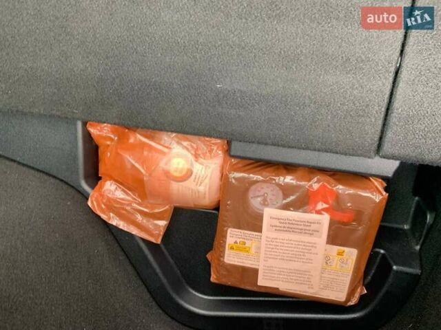 Синій Тойота Prius Prime, об'ємом двигуна 1.8 л та пробігом 196 тис. км за 17500 $, фото 15 на Automoto.ua