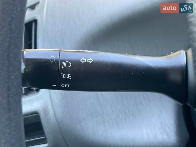 Белый Тойота Prius v, объемом двигателя 1.79 л и пробегом 217 тыс. км за 12490 $, фото 15 на Automoto.ua