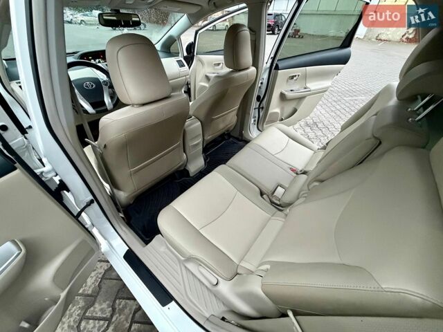 Белый Тойота Prius v, объемом двигателя 1.8 л и пробегом 198 тыс. км за 13800 $, фото 31 на Automoto.ua
