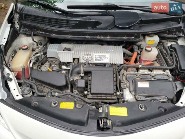 Белый Тойота Prius v, объемом двигателя 1.8 л и пробегом 197 тыс. км за 14000 $, фото 15 на Automoto.ua