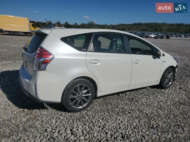 Білий Тойота Prius v, об'ємом двигуна 1.8 л та пробігом 53 тис. км за 3000 $, фото 2 на Automoto.ua