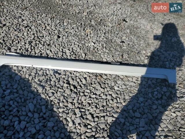 Білий Тойота Prius v, об'ємом двигуна 1.8 л та пробігом 53 тис. км за 3000 $, фото 11 на Automoto.ua