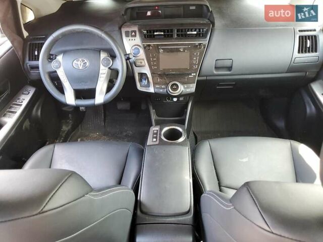 Білий Тойота Prius v, об'ємом двигуна 1.8 л та пробігом 44 тис. км за 3000 $, фото 7 на Automoto.ua