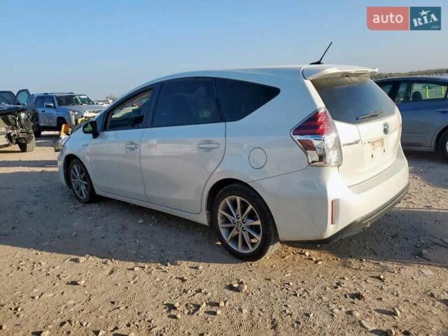Білий Тойота Prius v, об'ємом двигуна 1.8 л та пробігом 147 тис. км за 3000 $, фото 1 на Automoto.ua