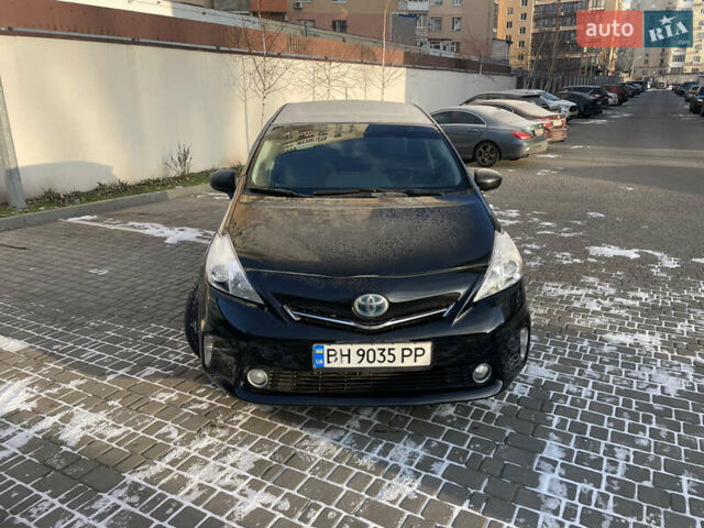 Черный Тойота Prius v, объемом двигателя 1.8 л и пробегом 378 тыс. км за 9500 $, фото 1 на Automoto.ua