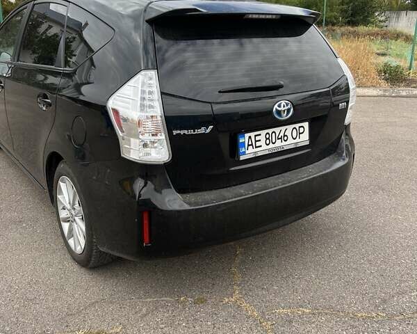 Черный Тойота Prius v, объемом двигателя 1.8 л и пробегом 240 тыс. км за 13000 $, фото 3 на Automoto.ua