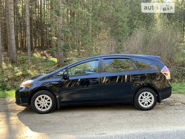 Черный Тойота Prius v, объемом двигателя 1.8 л и пробегом 145 тыс. км за 15300 $, фото 3 на Automoto.ua