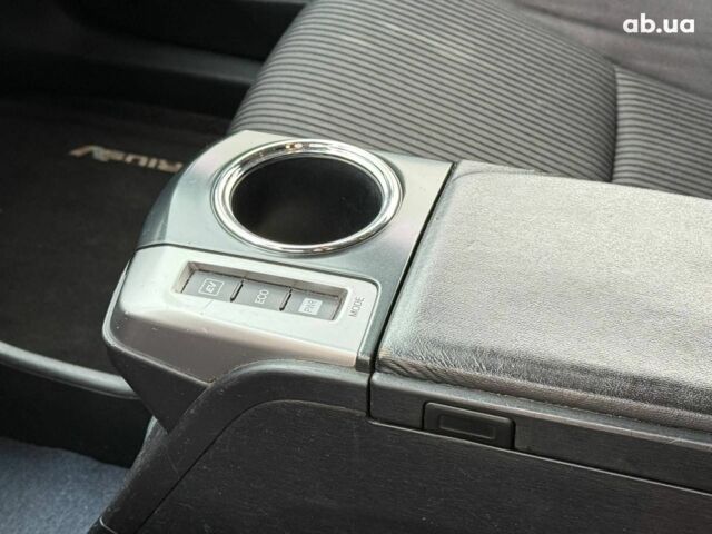 Коричневый Тойота Prius v, объемом двигателя 1.8 л и пробегом 260 тыс. км за 16490 $, фото 12 на Automoto.ua