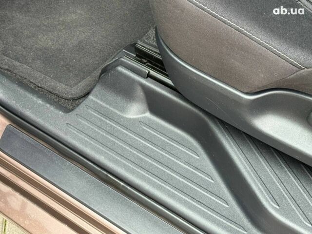 Коричневый Тойота Prius v, объемом двигателя 1.8 л и пробегом 260 тыс. км за 16490 $, фото 14 на Automoto.ua