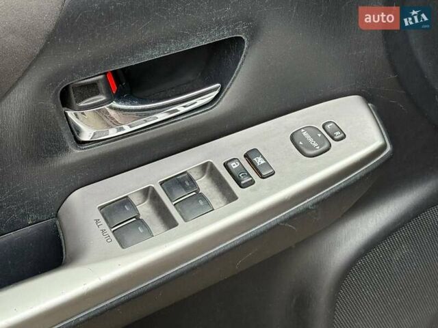Коричневий Тойота Prius v, об'ємом двигуна 1.8 л та пробігом 260 тис. км за 16490 $, фото 10 на Automoto.ua