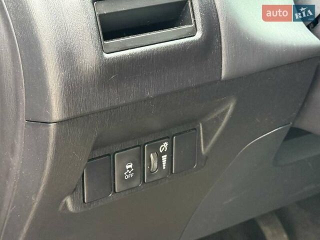 Коричневий Тойота Prius v, об'ємом двигуна 1.8 л та пробігом 260 тис. км за 16490 $, фото 11 на Automoto.ua