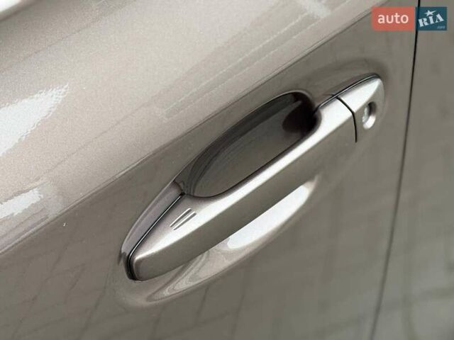 Коричневий Тойота Prius v, об'ємом двигуна 1.8 л та пробігом 260 тис. км за 16490 $, фото 4 на Automoto.ua