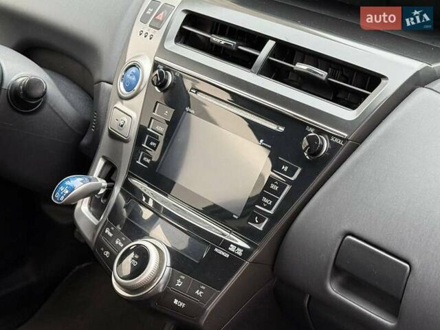 Коричневий Тойота Prius v, об'ємом двигуна 1.8 л та пробігом 260 тис. км за 16490 $, фото 19 на Automoto.ua
