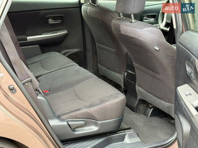 Коричневий Тойота Prius v, об'ємом двигуна 1.8 л та пробігом 260 тис. км за 16490 $, фото 16 на Automoto.ua