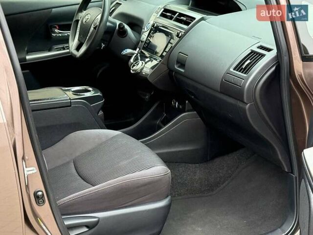 Коричневий Тойота Prius v, об'ємом двигуна 1.8 л та пробігом 260 тис. км за 16490 $, фото 18 на Automoto.ua